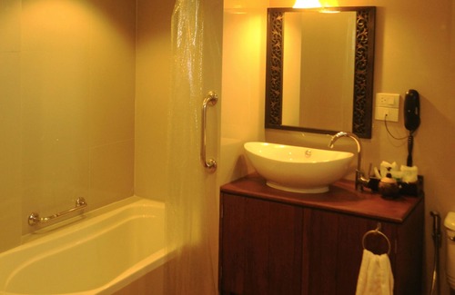 Khao Takiab Resort | Ruen Kanok Thai House