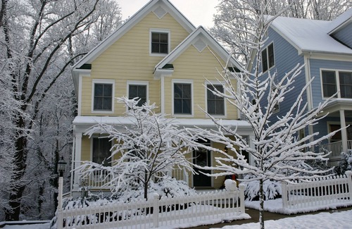 Barracks Rugby House | Rugby area home-Perfect for UVa Graduation (one mile from the Rotunda)