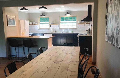 Knoxville House | Ruggles Ferry · Quiet Country Home, Convenient to Downtown Knox