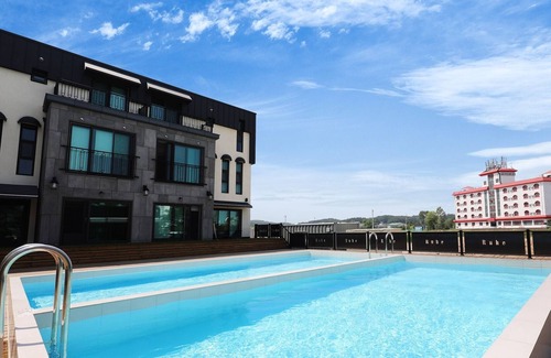 Gangneung Condo | Ruhe Pool Villa