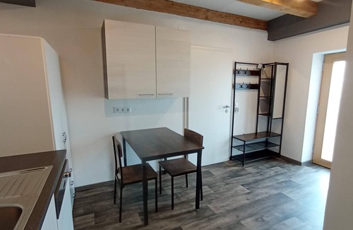 Waldmuenchen Apartment | Ruhig Gelegene Ferienwohnung mit Holzofen