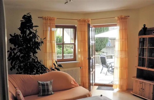 Gossersweiler Apartment | Ruhige Helle Ferienwohnung mit Eigener Terasse