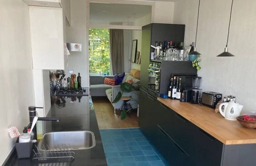 Amsterdam East Apartment | Ruim Appartement met Balkon in Bruisend Amsterdam-oost