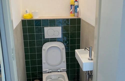 Amsterdam East Apartment | Ruim Appartement met Balkon in Bruisend Amsterdam-oost
