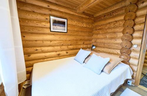 Rukatunturi Apartment | Rukan Havu - Ski-in cabin with sauna & fireplace, 100m to slopes