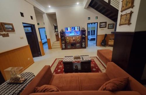 Sinduharjo House | Rumah Keluarga Homestay 4BR Syariah