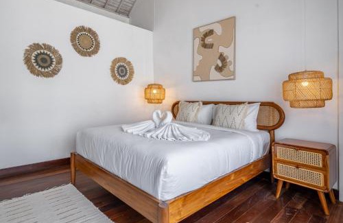 Berawa Villa | Rumah Libbo-2BR Villa with Pool near Finns