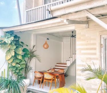 Berawa Villa | Rumah Libbo-2BR Villa with Pool near Finns