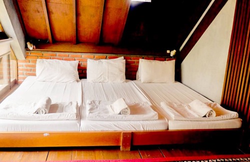 Parongpong Hotel | Rumah Stroberi Organic Farm and Lodge