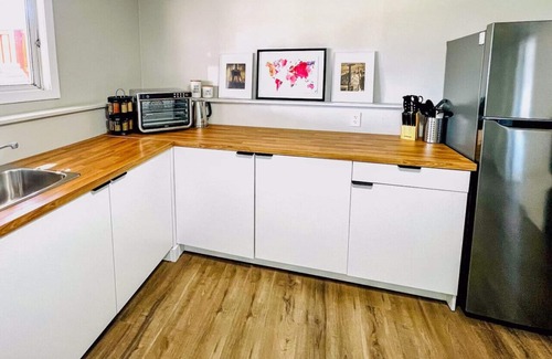 Golden Condo | Rumble's Retreat - Downtown 2Bdr suite