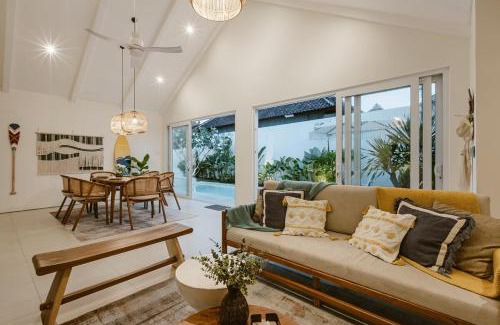 Ungasan Villa | Rumi Bumi - Tropical Beach Shack near Melasti Beach