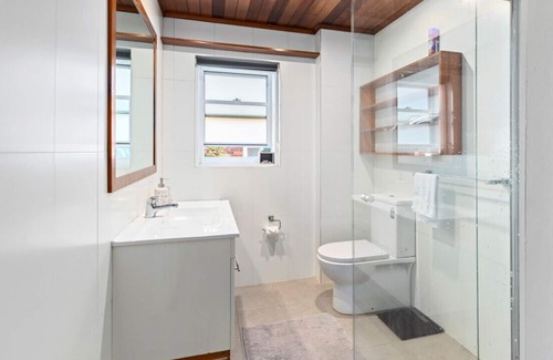 Bellevue Hill Apartment | Runnymede - Charming Ground Floor Home