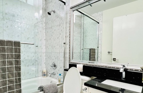 Renfrew-Collingwood Apartment | Rupert House