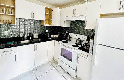 Renfrew-Collingwood Apartment | Rupert House