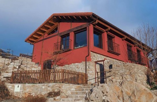Santa Maria de la Alameda Cottage | Rural house with 3 stays (full or partial rental) for 10 to 18 people
