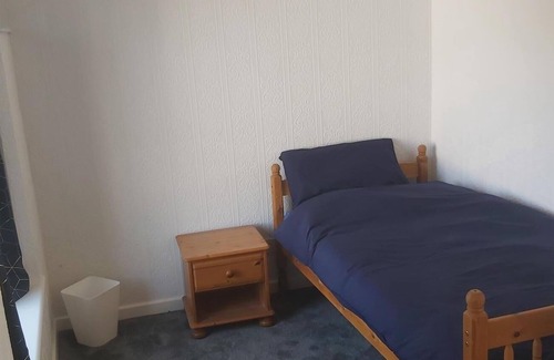Cowbridge House | Rural Accommodation with a free pool table