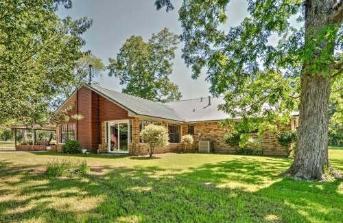 Clinton House | Rural Baton Rouge Area Home with Patio!