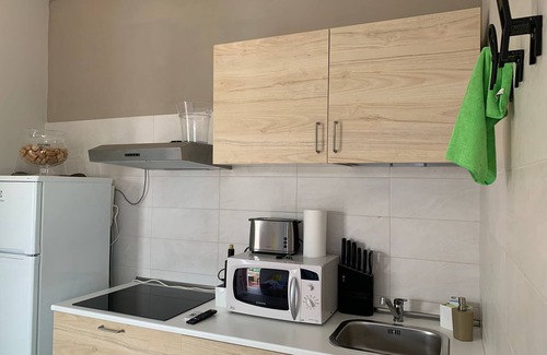 Modugno House | Rural detached house surrounded by greenery, healthy air and plenty of outdoor space.