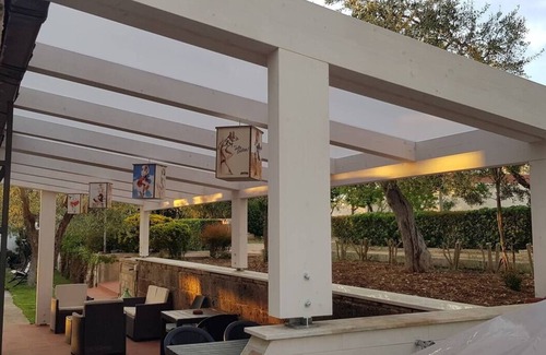 Modugno House | Rural detached house surrounded by greenery, healthy air and plenty of outdoor space.