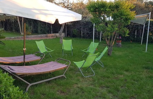 Modugno House | Rural detached house surrounded by greenery, healthy air and plenty of outdoor space.