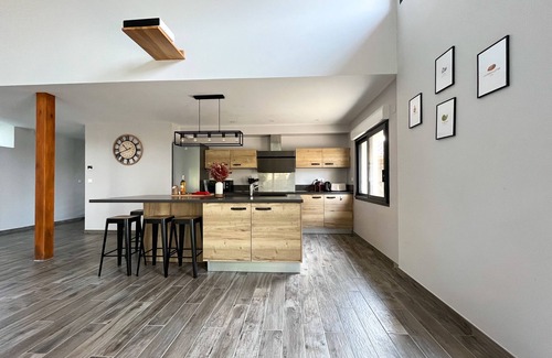 Saint-Sauvy Cottage | Rural family retreat - heated pool & kid friendly