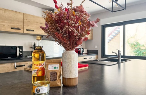 Saint-Sauvy Cottage | Rural family retreat - heated pool & kid friendly