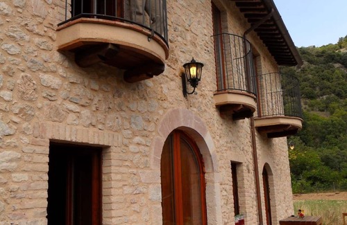 Vallo di Nera Apartment | Rural farm-stay on working organic farm, in restored stone villa. Kid-friendly!