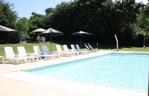 Asnieres sur Vegre Cottage | Rural gîte with Pool, WIFI, 2 Bedrooms 2 BA