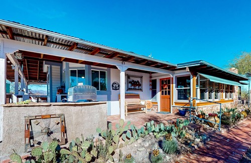Amado House | Rural hideaway with private pool, grill, AC, & soaking tub - horses on property