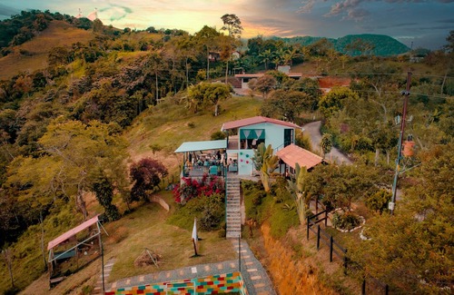 Titiribi Cottage | Rural house and viewpoint only 30 minutes from titiribi with spectacular views.