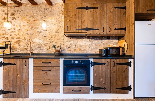 Vilafranca House | Rural House 'Parreta Estancia El Refugio' with Mountain Views, Private Terrace and Private Garden