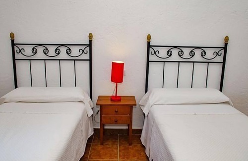 Majada Carrasca Cottage | Rural house MIRADOR DEL MUNDO, (9 cherry trees) for 6 people