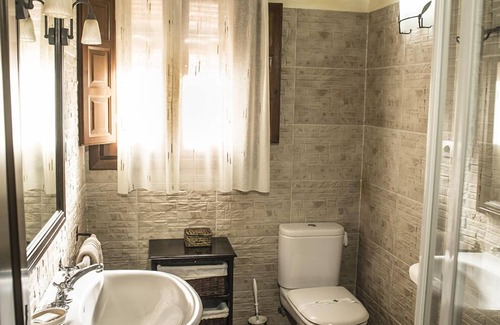 Torres Torres Cottage | Rural house with special jacuzzi for couples