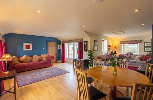 Craigie House | Rural Mansion Indoor Pool Tennis + Cottages, max 28 guests, near Troon/Prestwick