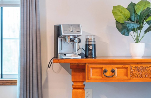 Elizaville Cabin | Rural, peaceful, sleeps 10