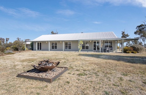 Armidale House | Rural retreat in beautiful Armidale