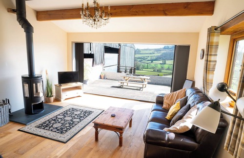 Abergavenny House | Rural Welsh Escape, 20 minutes to Abergavenny & The Wye Valley