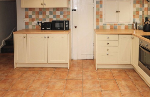 St Dogmaels Cottage | RUSHFIELD, pet friendly, with open fire in St Dogmaels