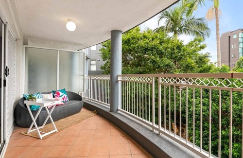 South Brisbane Apartment | Russells Place Central 2 bedroom apt w Carpark