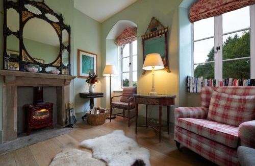 Beeley House | Russian CottageChatsworth Estate
