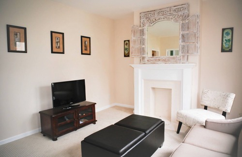 Russian Hill Apartment | Russian Hill Contemporary 3/1 Apartment, Safe and Great Location