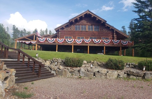 West Glacier Cabin | Rustic 2 Bedroom Cabin, 2 Baths, Sleeps 4, 2 Minutes From West Glacier