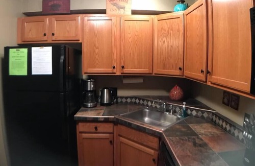 Big Sky Apartment | Rustic 2 BR Mountain View - walk to resort