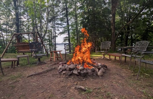 Manitowish Waters Cabin | Rustic 3 - bedroom cabin in Manitowish Waters with AC, WiFi, Pet Friendly
