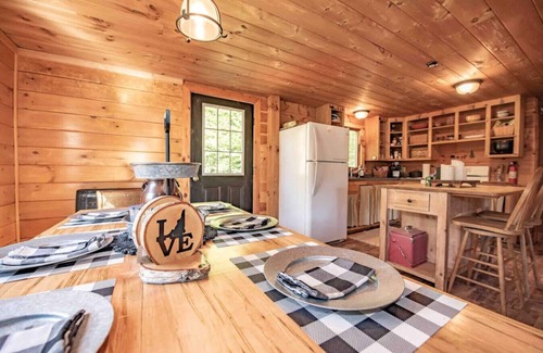 Canaan Cabin | Rustic 3BR Cabin OFF-GRID Cabin