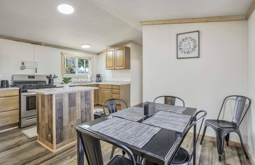 Cripple Creek Ski Chalet | Rustic 3BR Home with Hot Tub, Peak View near Cripple Creek
