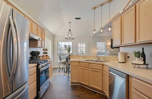 Shirewood House | Rustic Aggie ~ Aggieland Vacation Rentals