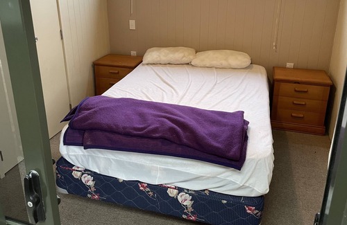 Waihi Beach Cabin | Rustic and comfortable, walk to beach and town