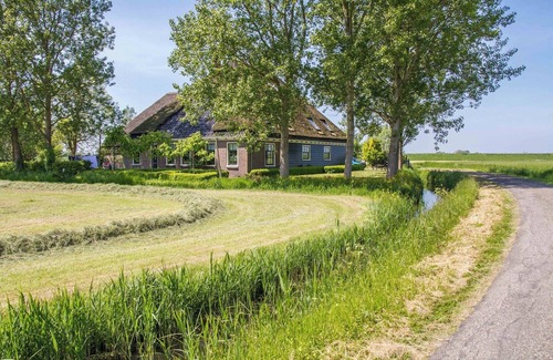 Schagen Apartment | Rustic apartment in old Dutch farmhouse