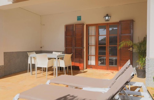 Es Pelats Apartment | Rustic apartment Terrassa in Cala Ratjada in Mallorca for 4 people with terrace.